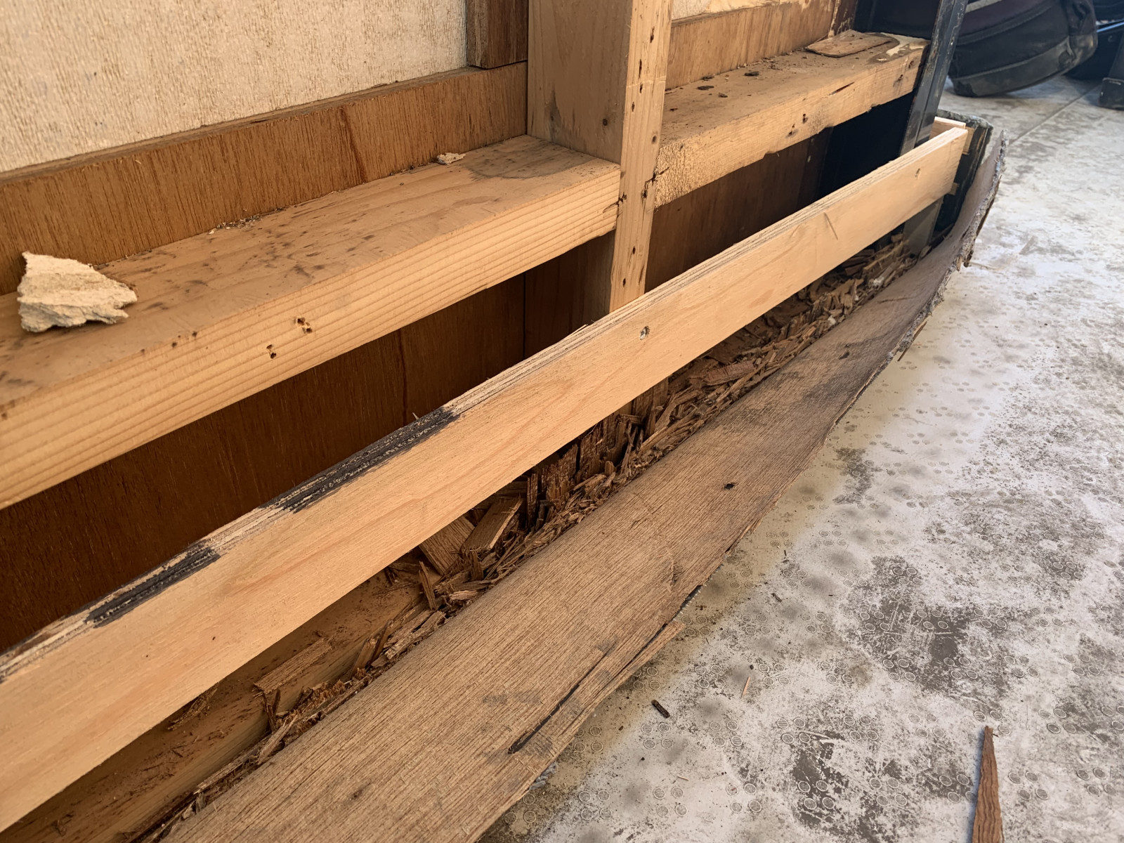 春日井市のベランダの雨漏り