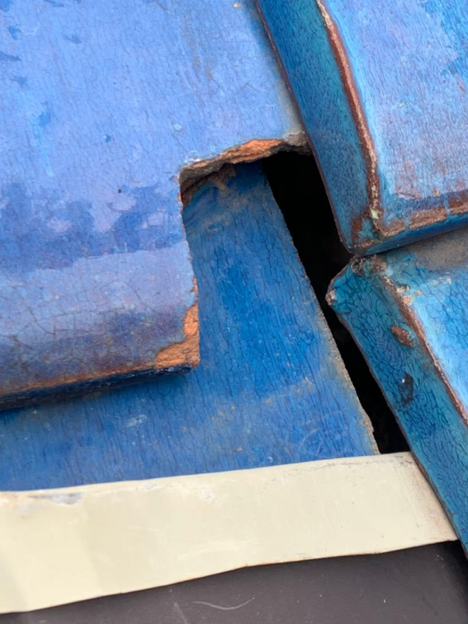 守山区の瓦のずれ