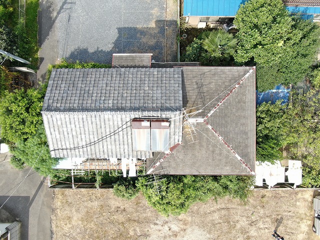 雨漏りによって天井の剥がれ、染みが発生したさいたま市見沼区の方の所へ現地調査にお伺いしました。