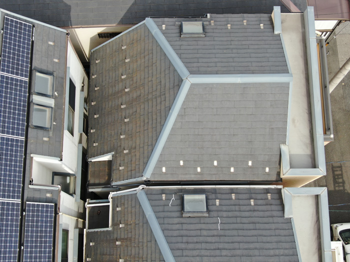 新宿区中落合で天窓からの雨漏りで、屋根の調査をドローンを使って実施（写真あり）