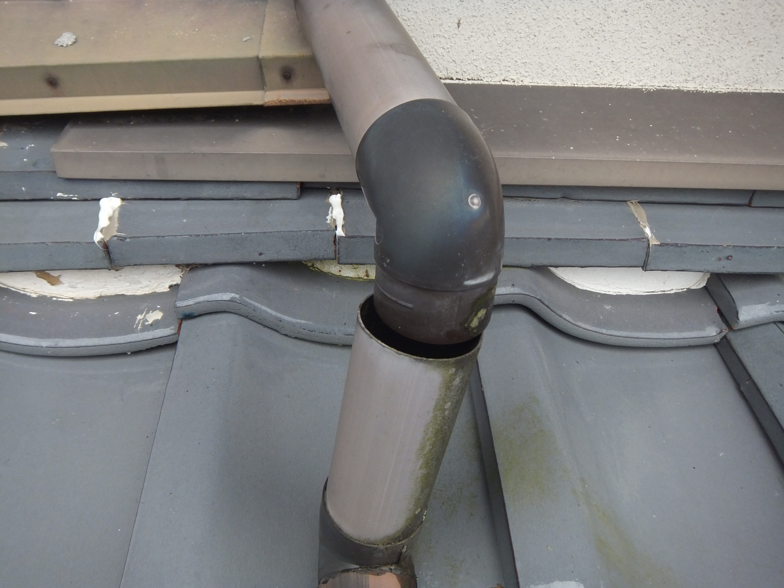 守山区で雨樋のはずれ