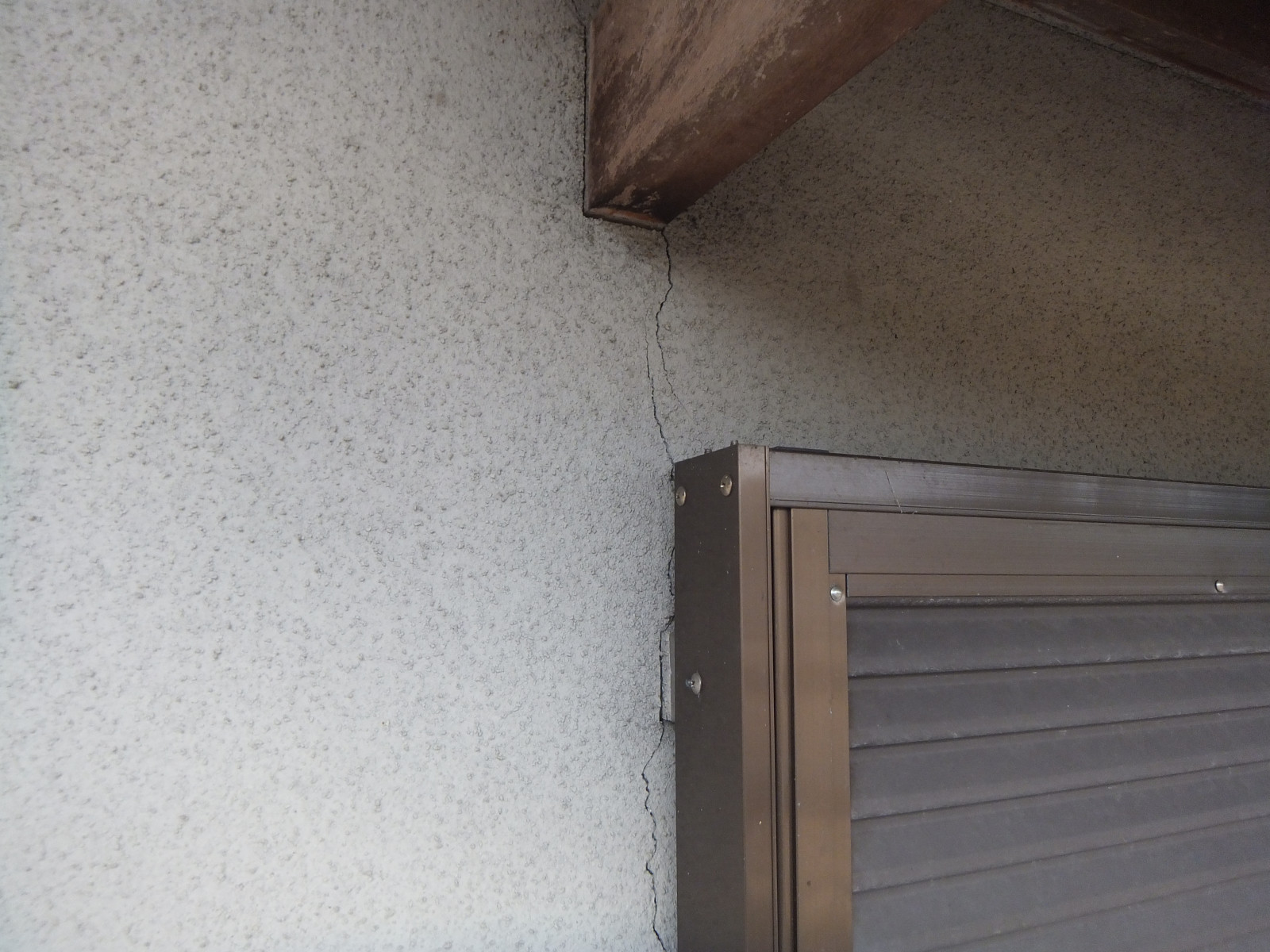 守山区のモルタルクラック