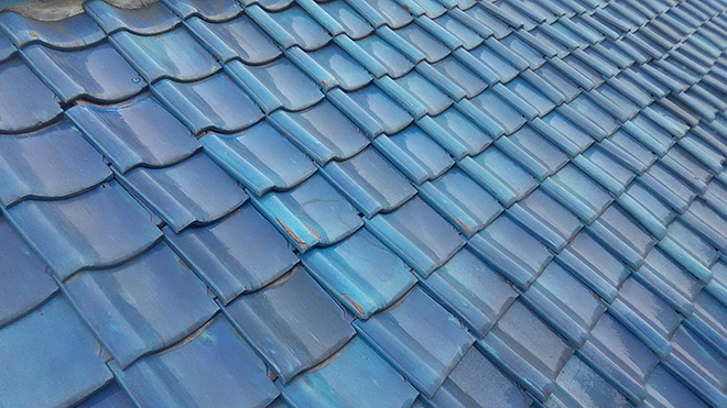 瓦全体がズレています