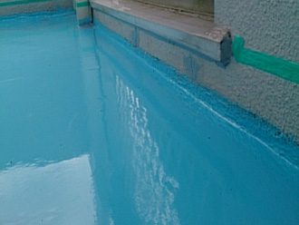 防水層を形成（一層目）