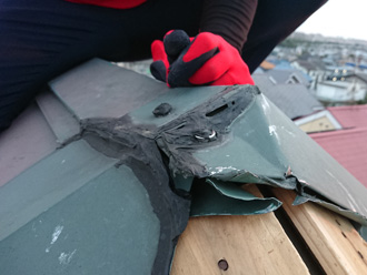 棟板金が外れた箇所