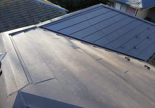 屋根カバー工事で雨漏り改善
