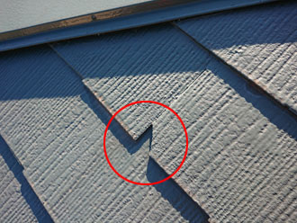 欠けたスレート屋根