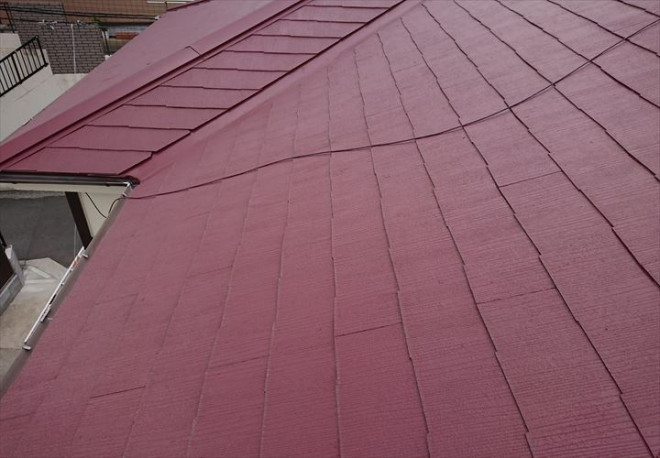 藤沢市下土棚にて雨漏りの発生したスレート屋根の調査、塗装時の縁切りの不足が原因でした