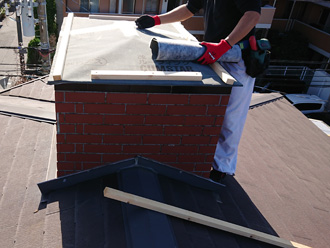 飾り煙突の修理