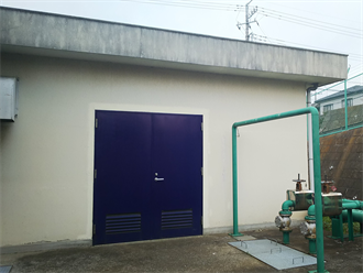 陸屋根の管理棟