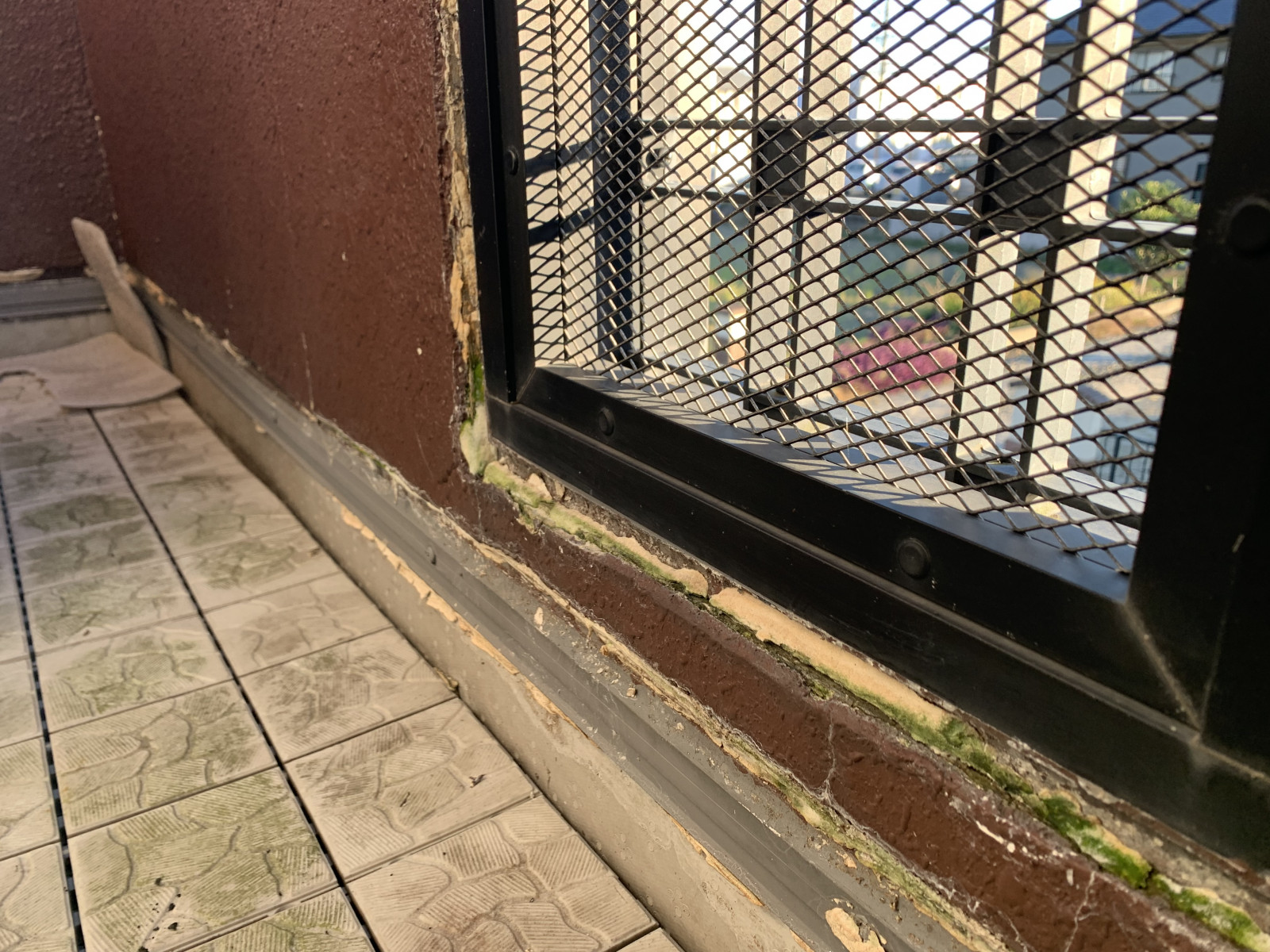 春日井市のベランダの雨漏り、