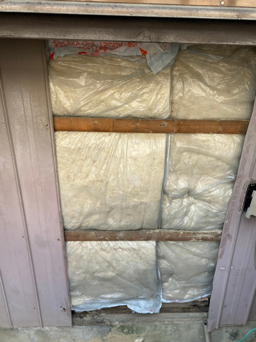 守山区で外壁に断熱材を施工