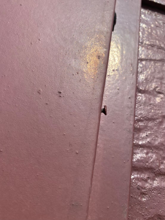 棟板金の釘浮き