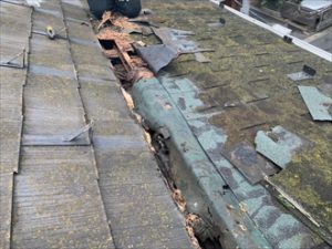 既存のアスファルトシングルを撤去