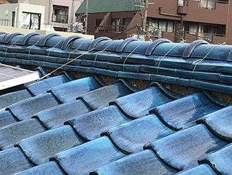 漆喰が剥がれています