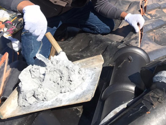 東大和市仲原で強風で崩れた棟を棟取り直し工事で現状復旧