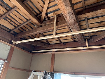 天井骨組み