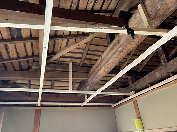 天井骨組み