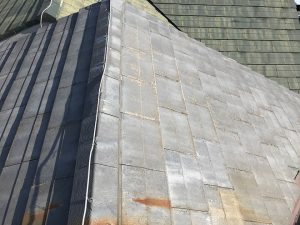 変色や剥がれがあるセメント瓦