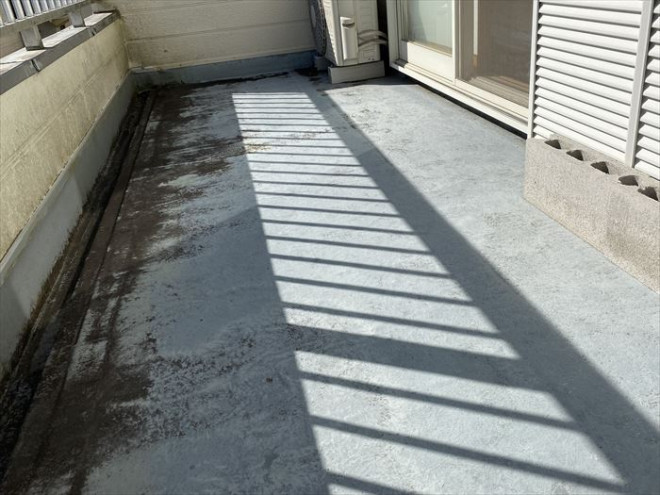 茂原市中部にてバルコニーからの雨漏りにウレタン塗膜防水工事をご提案