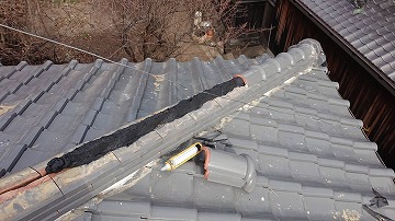 吹田市上山手町で棟瓦の取り直し工事が完工
