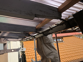 ベランダ波板屋根交換