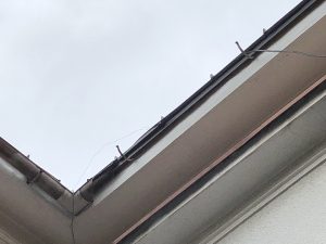 雨樋が割れてなくなっています