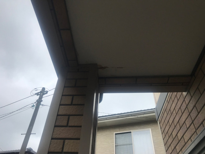 バルコニーからの雨漏り
