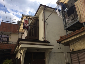 雨漏りを引き起こしている軒ゼロ住宅