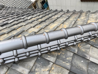 木更津市清川で雨漏りを改善するために棟取り直し工事と瓦の差し替えを行いました