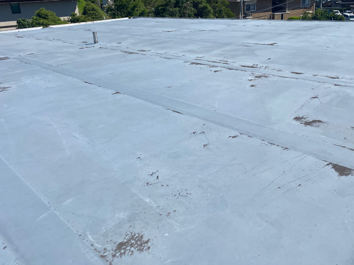 シート防水の劣化と雨漏り