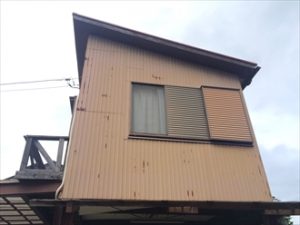 2階屋根から雨漏りを起こしご相談いただいたお客様邸