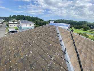 強風被害は屋根2面のみに見られました