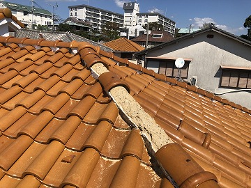 のし瓦をとった棟瓦