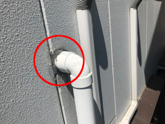 目黒区目黒本町にて窓枠からの雨漏りを調査、原因は陸屋根の防水ではなく外壁のシーリングにありました