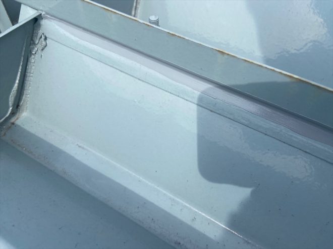 さいたま市西区　折板屋根　コーキング補修　完了