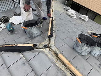 芯材になんばん漆喰を塗ります