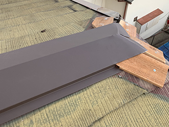 新しい棟板金施工