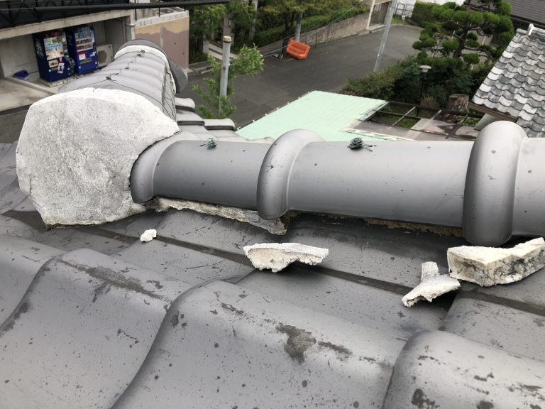 漆喰が剥がれている