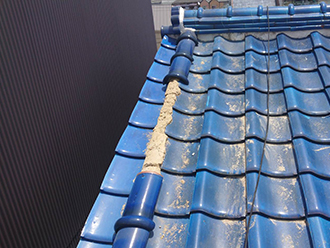 丸瓦が落ちている