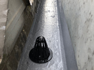 豊島区高松の排水ドレン雨漏りをFRP防水工事で対応しました