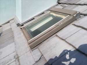 雨漏りを起こした天窓（トップライト）