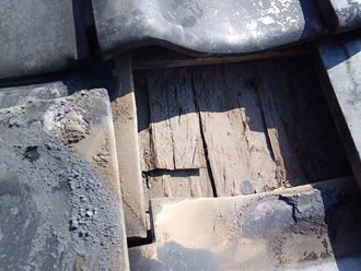 防水紙のとんとんが傷んでいる