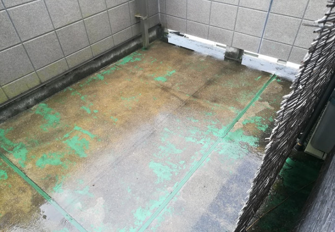 劣化した防水層