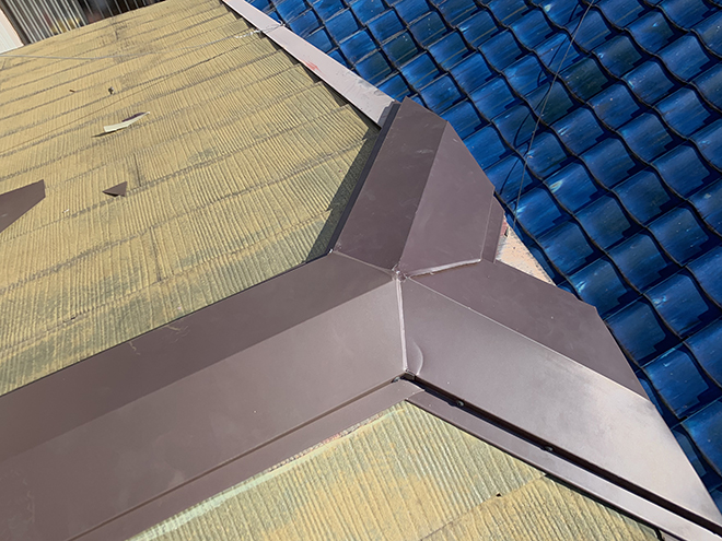 棟板金交換工事完工