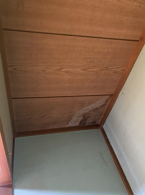 ベランダから雨漏り