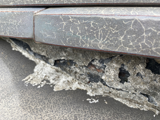 君津市大戸見にて棟瓦の漆喰が朽ちて雨漏りを引き起こしていました