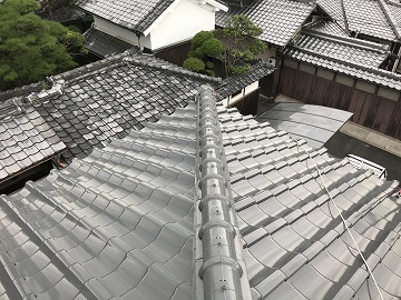 歪んだくだり棟