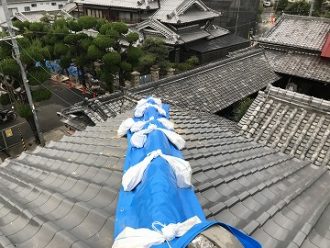 ブルーシートによる応急処置