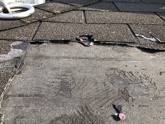 吹田市のアスファルトシングルの葺き替えを依頼されたマンションの屋根調査を行いました